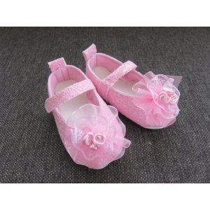 Rózsaszín, csipkés kislány cipő - díszdobozban